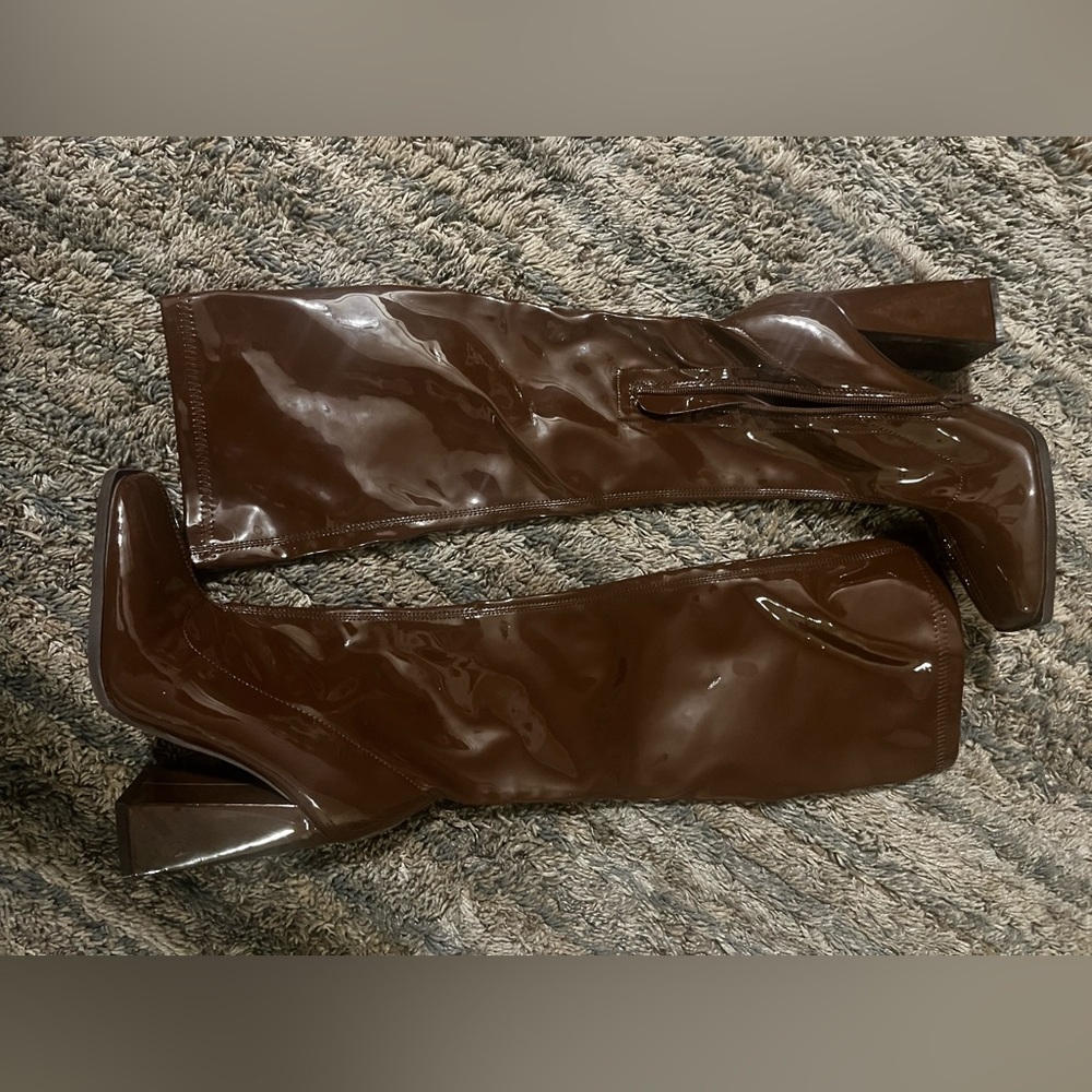 Elegant Brown Women's Boots